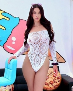 Джекки Охх ака Леси Ричи 